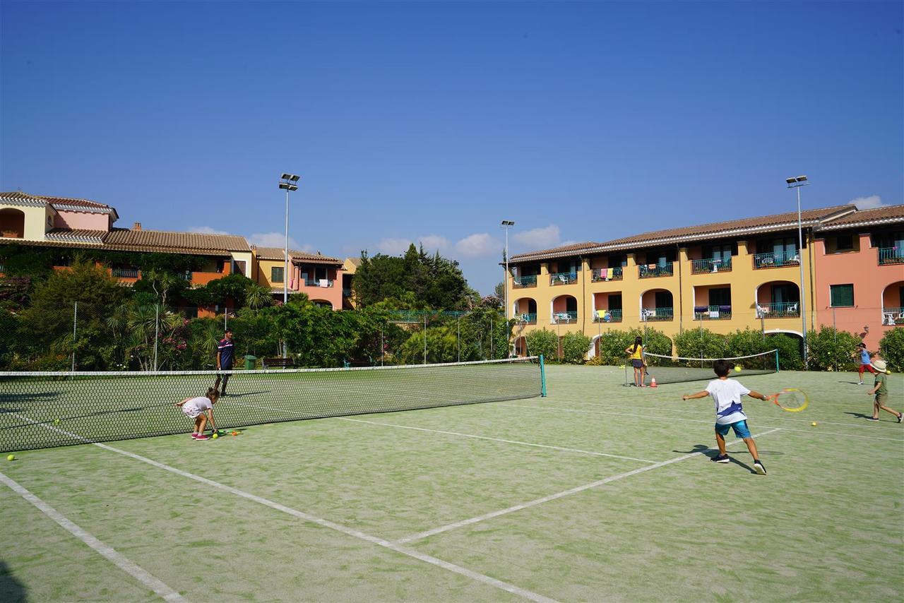 Nicolaus Club Torre Moresca 奥罗塞伊 外观 照片