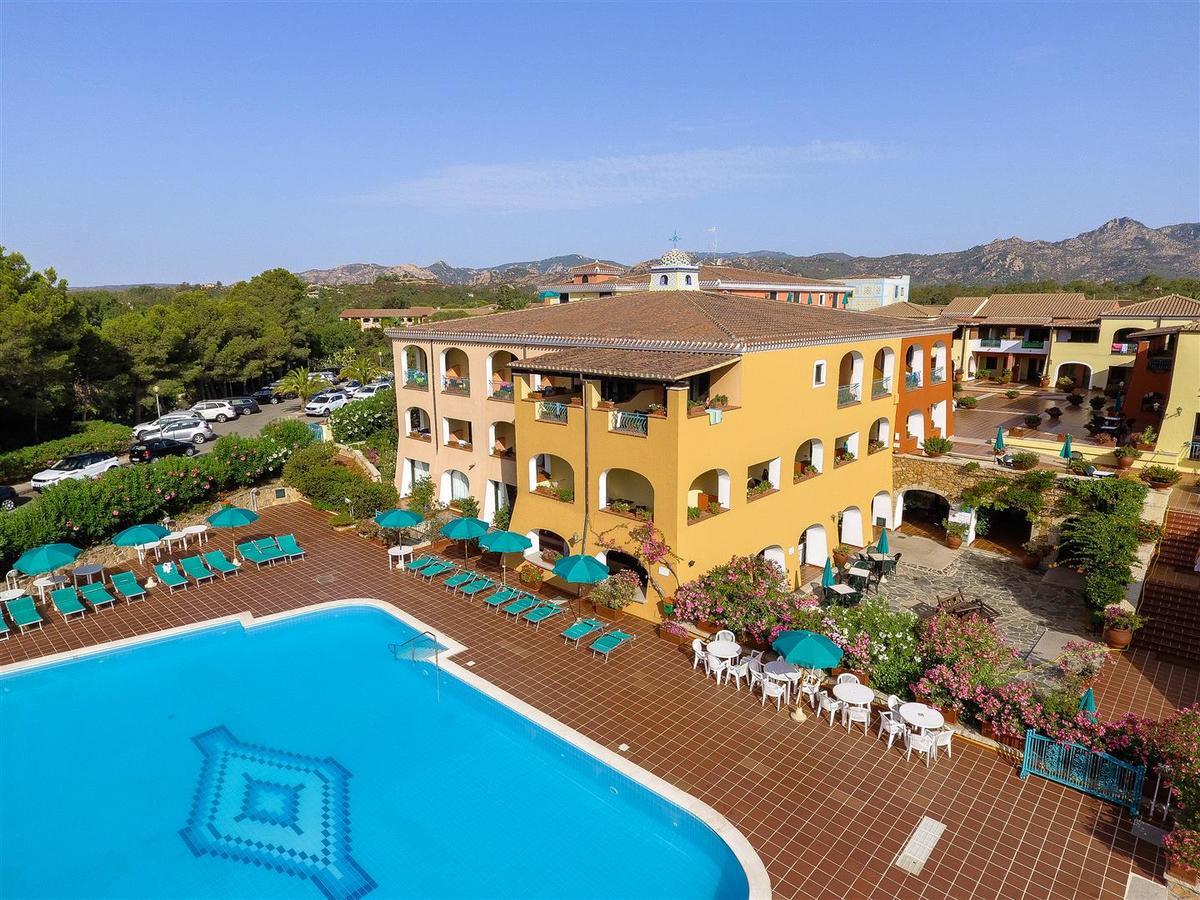 Nicolaus Club Torre Moresca 奥罗塞伊 外观 照片