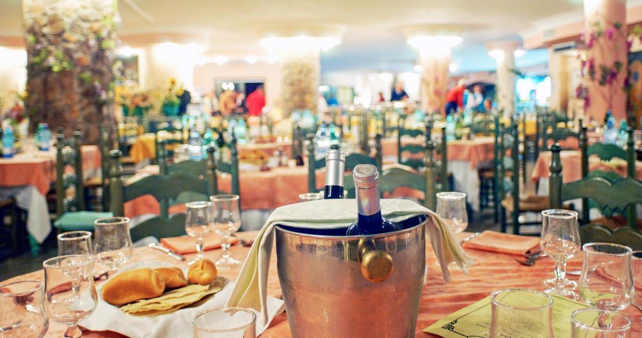 Nicolaus Club Torre Moresca 奥罗塞伊 外观 照片
